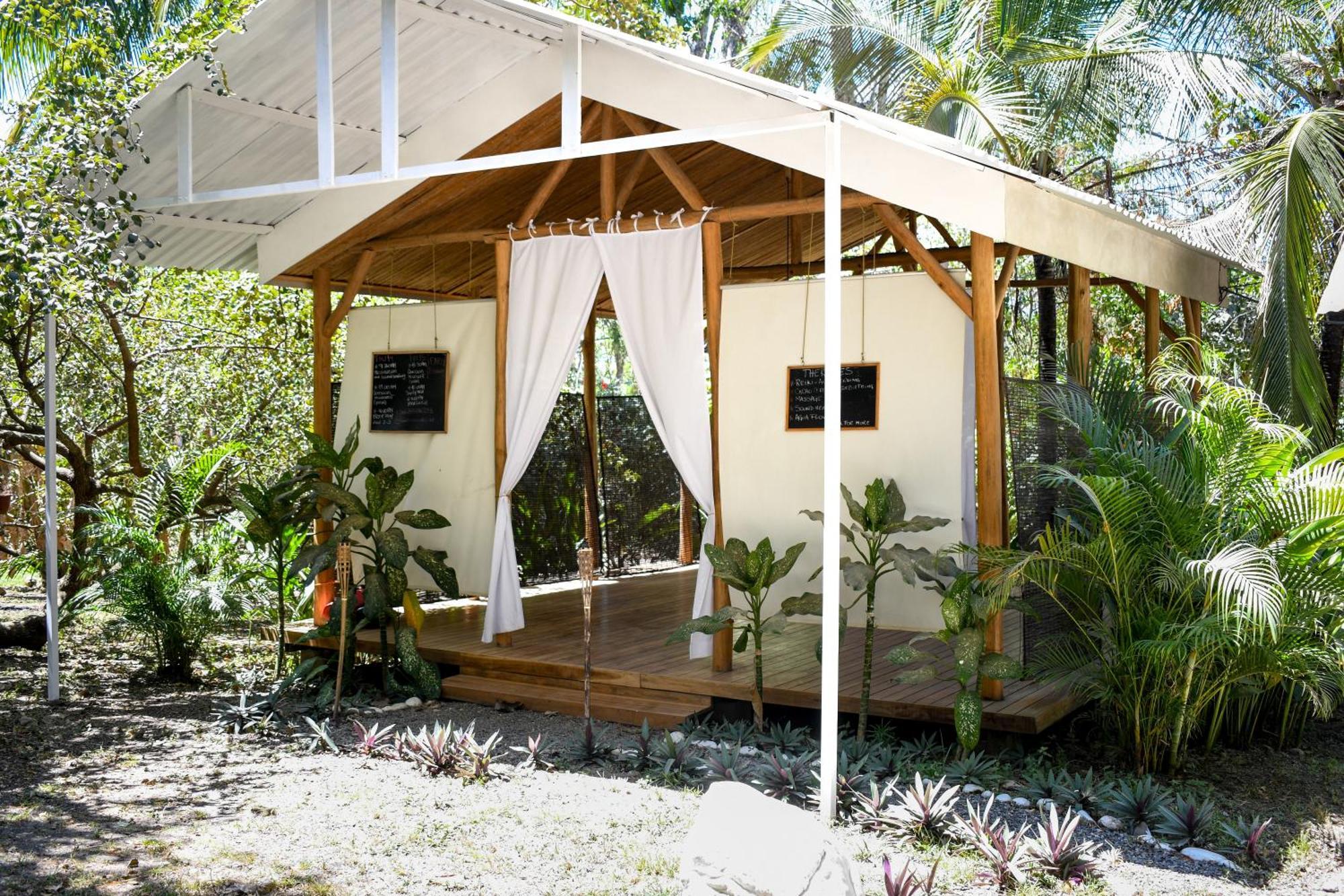 Cuatro Vientos Lodge & Apartments - Mal Pais, Costa Rica Playa Santa Teresa  Eksteriør billede