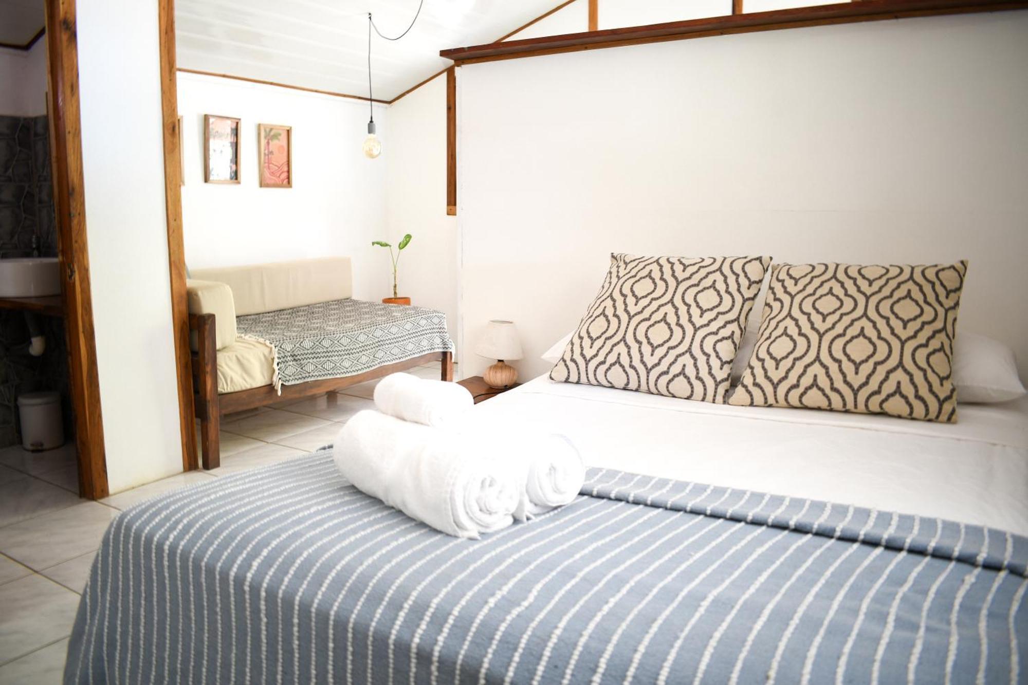 Cuatro Vientos Lodge & Apartments - Mal Pais, Costa Rica Playa Santa Teresa  Eksteriør billede