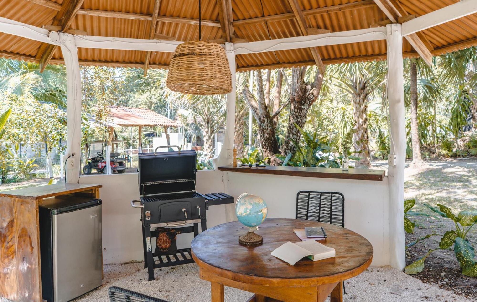 Cuatro Vientos Lodge & Apartments - Mal Pais, Costa Rica Playa Santa Teresa  Eksteriør billede